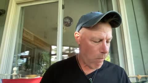 Snapshot of dudeinnh chatting on 09.21.25 Steve online show from 09.21.25