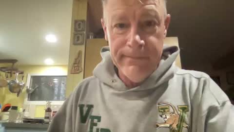 Snapshot of dudeinnh chatting on 09.22.25 Steve online show from 09.22.25