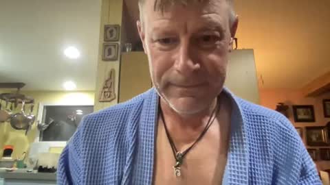 Snapshot of dudeinnh chatting on 09.26.25 Steve online show from 09.26.25