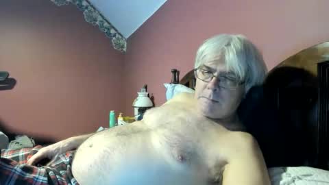 Snapshot of dug38 chatting on 01.09.26 Doug online show from 01.09.26