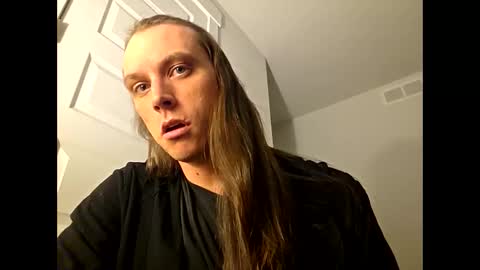 Snapshot of dukesky29 chatting on 11.18.25 Dukeee online show from 11.18.25