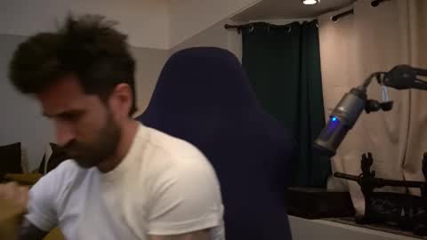 Snapshot of dukethedude chatting on 11.23.25 Duke online show from 11.23.25