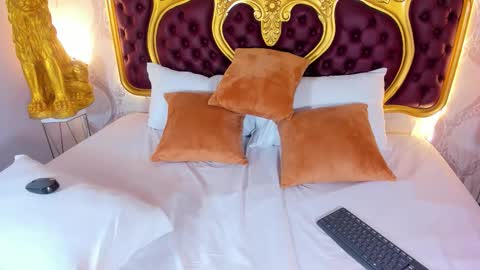 Snapshot of dulce_26_ chatting on 11.12.25 Lucy online show from 11.12.25