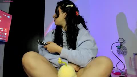 Snapshot of dulce__ammy chatting on 11.13.25 dulce__ammy online show from 11.13.25