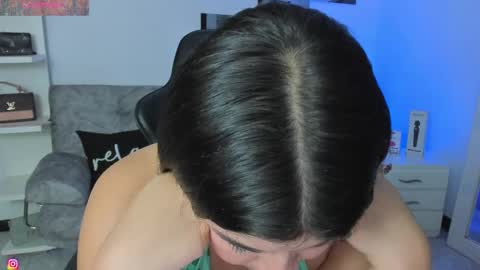 Snapshot of dulce_alice_ chatting on 03.03.25  ALICE  online show from 03.03.25