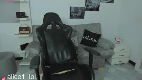 Snapshot of dulce_alice_ chatting on 09.11.25  ALICE  online show from 09.11.25