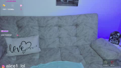 Snapshot of dulce_alice_ chatting on 10.25.25  ALICE  online show from 10.25.25