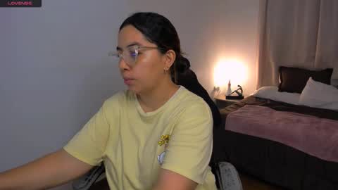 Snapshot of dulce_brithany chatting on 09.17.25 dulce brithany online show from 09.17.25