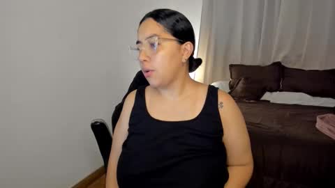 Snapshot of dulce_brithany chatting on 11.26.25 dulce brithany online show from 11.26.25