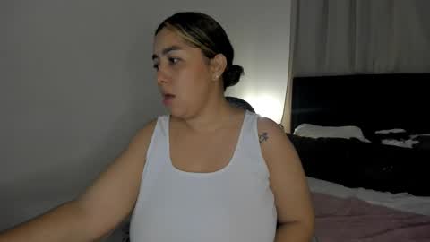 Snapshot of dulce_brithany chatting on 02.10.26 dulce brithany online show from 02.10.26