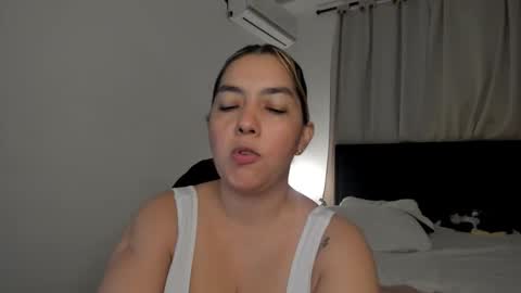 Snapshot of dulce_brithany chatting on 02.25.26 dulce brithany online show from 02.25.26