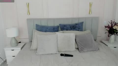 Snapshot of dulce_emi_ chatting on 04.17.26 Emi online show from 04.17.26