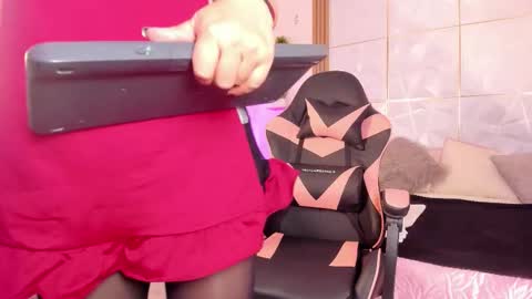   online show from 11.10.25