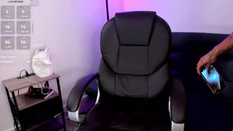 Kitty online show from 11.19.25