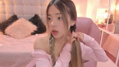 Snapshot of dulce_powl chatting on 12.14.25 Dulce online show from 12.14.25