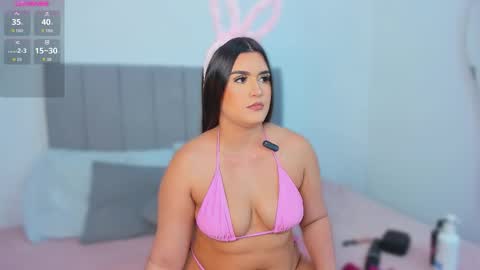 Snapshot of dulcehills_ chatting on 10.22.25   online show from 10.22.25