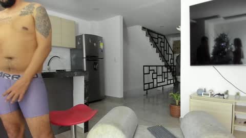 Snapshot of dulceromance chatting on 12.20.24 Jlozada05 online show from 12.20.24