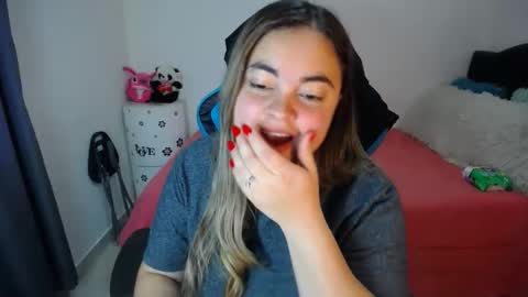 Snapshot of dumont_model chatting on 03.06.25 Nicole online show from 03.06.25