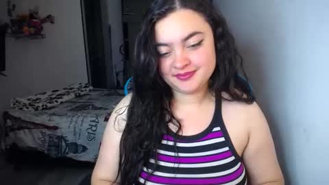 Snapshot of dumont_model chatting on 09.19.25 Nicole online show from 09.19.25