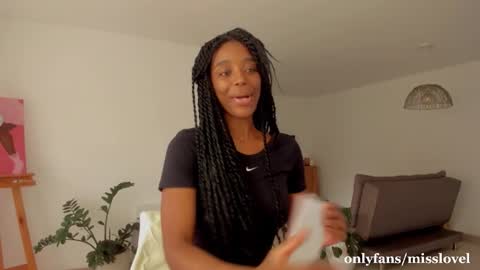 Snapshot of duna_du chatting on 12.04.25 My birthday is tomorrow November 30 online show from 12.04.25