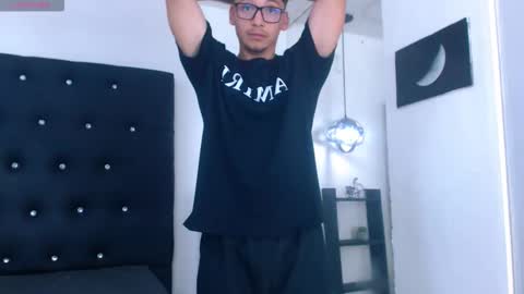 Snapshot of dunkan_snow chatting on 12.17.25 Dunkan online show from 12.17.25