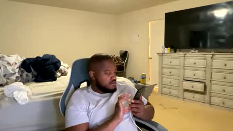 Snapshot of dunkeykongbbc chatting on 02.04.26 dunkeykongbbc online show from 02.04.26