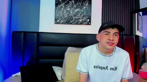 Snapshot of duolust chatting on 11.04.25 Thomas and Noah online show from 11.04.25