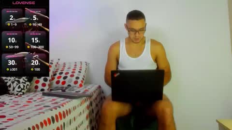 Snapshot of dusan_grey chatting on 11.23.25 DUSAN GREY online show from 11.23.25