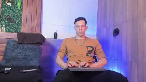 Snapshot of dustin_sonne chatting on 04.24.26 Dustin Sonne online show from 04.24.26