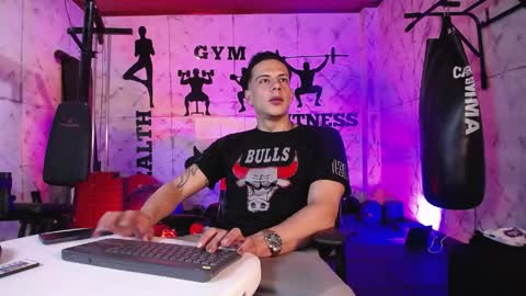 Snapshot of dustin_sonne chatting on 05.05.26 Dustin Sonne online show from 05.05.26