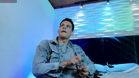 Snapshot of dustin_sonne chatting on 05.18.26 Dustin Sonne online show from 05.18.26