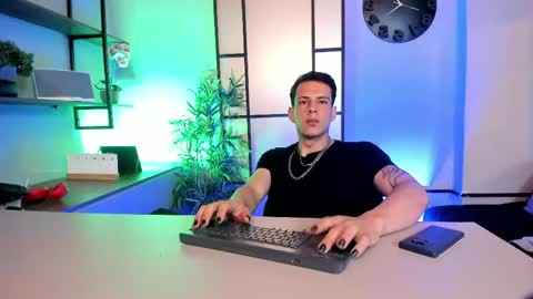 Snapshot of dustin_sonne chatting on 05.19.26 Dustin Sonne online show from 05.19.26