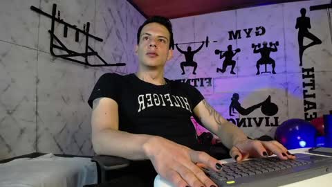 Snapshot of dustin_sonne chatting on 05.24.26 Dustin Sonne online show from 05.24.26