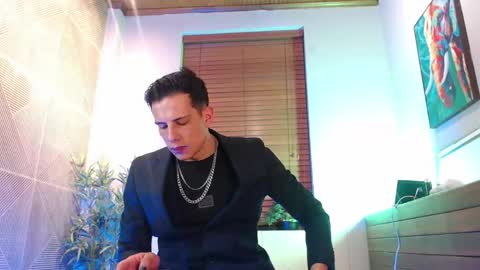 Snapshot of dustin_sonne chatting on 05.26.26 Dustin Sonne online show from 05.26.26