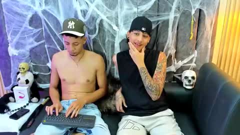 Snapshot of dustinandjordan chatting on 10.18.25 dustinandjordan online show from 10.18.25