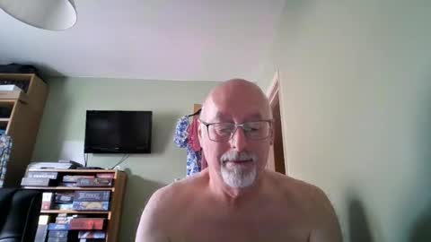 Snapshot of dutchunclejohn chatting on 08.04.26 DutchUncleJohn online show from 08.04.26