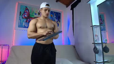 dwayne_esteven10 online show from 06.12.26