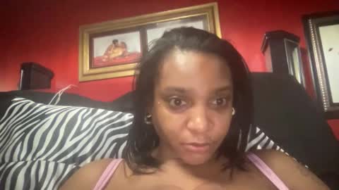 Snapshot of dyamond_dynasty chatting on 12.18.25 dyamond_dynasty online show from 12.18.25