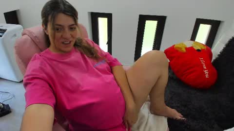 Snapshot of dyanakaylin chatting on 06.18.26 dayana online show from 06.18.26