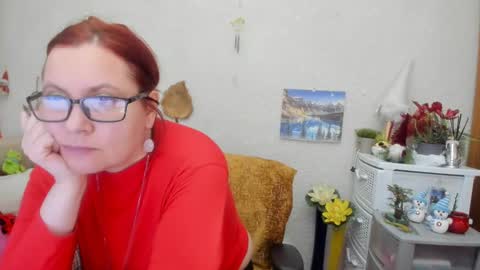 Snapshot of dyannelovee chatting on 02.09.25 Dyanne online show from 02.09.25