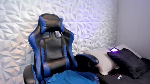 Snapshot of dylan_walton chatting on 10.25.25 Dylan online show from 10.25.25