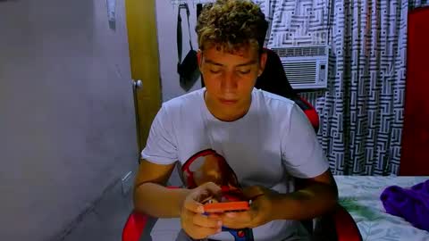 Snapshot of dylan_yvt chatting on 01.15.25 yohe online show from 01.15.25