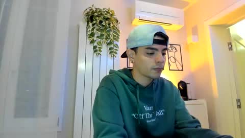 D Y L A N online show from 12.08.24