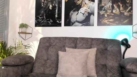 Snapshot of dylanrivera_ chatting on 12.17.24 Dylan Rivera online show from 12.17.24