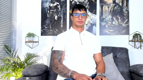 Snapshot of dylanrivera_ chatting on 01.18.25 Dylan Rivera online show from 01.18.25