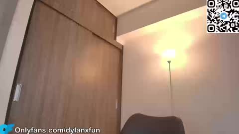 Snapshot of dylanxfun chatting on 09.25.25 dylanxfun online show from 09.25.25