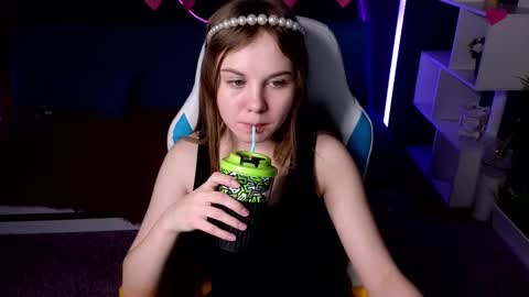 Snapshot of dyna_bae chatting on 02.16.25 Dyna online show from 02.16.25