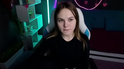 Snapshot of dyna_bae chatting on 02.18.25 Dyna online show from 02.18.25