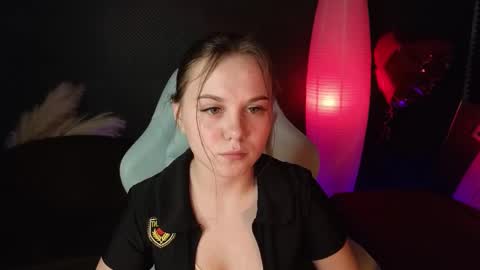 Snapshot of dyna_bae chatting on 03.06.25 Dyna online show from 03.06.25