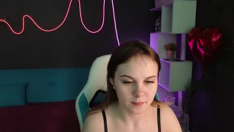 Snapshot of dyna_bae chatting on 03.09.25 Dyna online show from 03.09.25